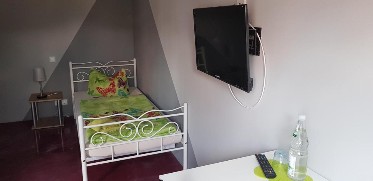 Bed And Breakfast Zeulenroda Esterno foto