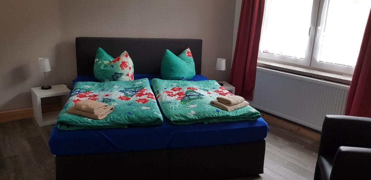 Bed And Breakfast Zeulenroda Esterno foto