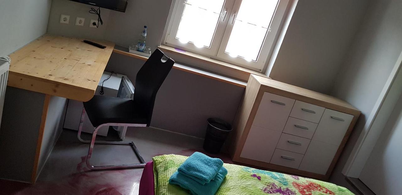 Bed And Breakfast Zeulenroda Esterno foto