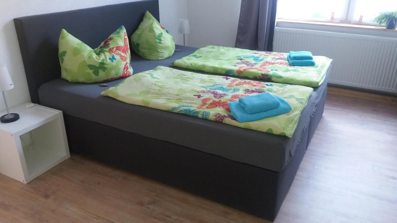 Bed And Breakfast Zeulenroda Esterno foto